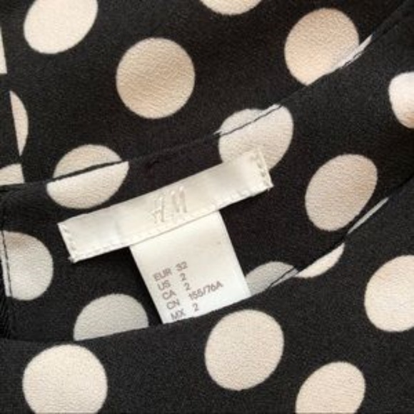 [H&M] Polka Dot Shift Dress with Bell Sleeves - Picture 4 of 7